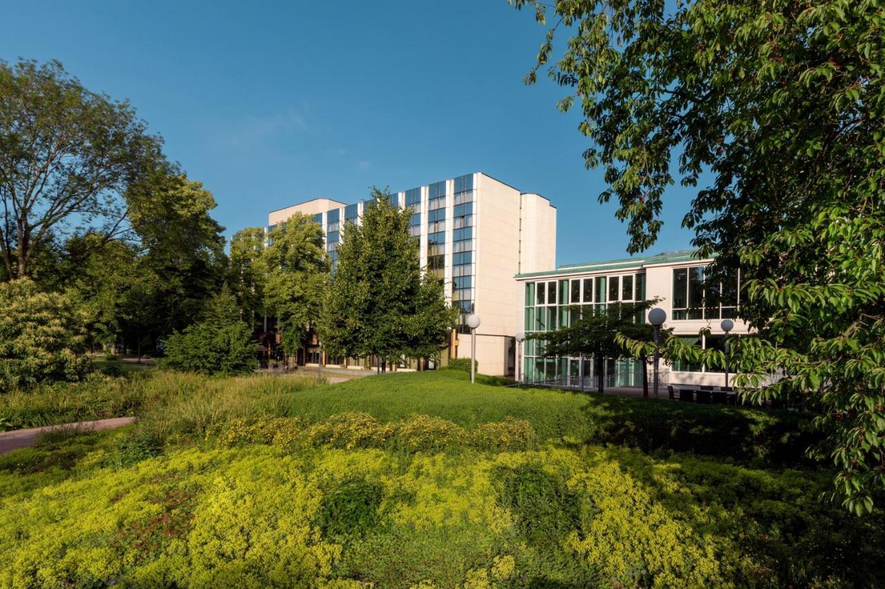 Sheraton Essen Hotel Exterior photo